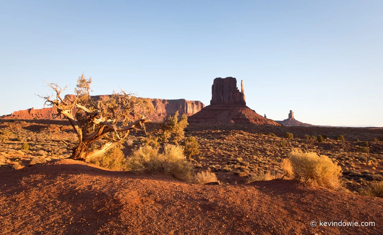 sunrise monument valley