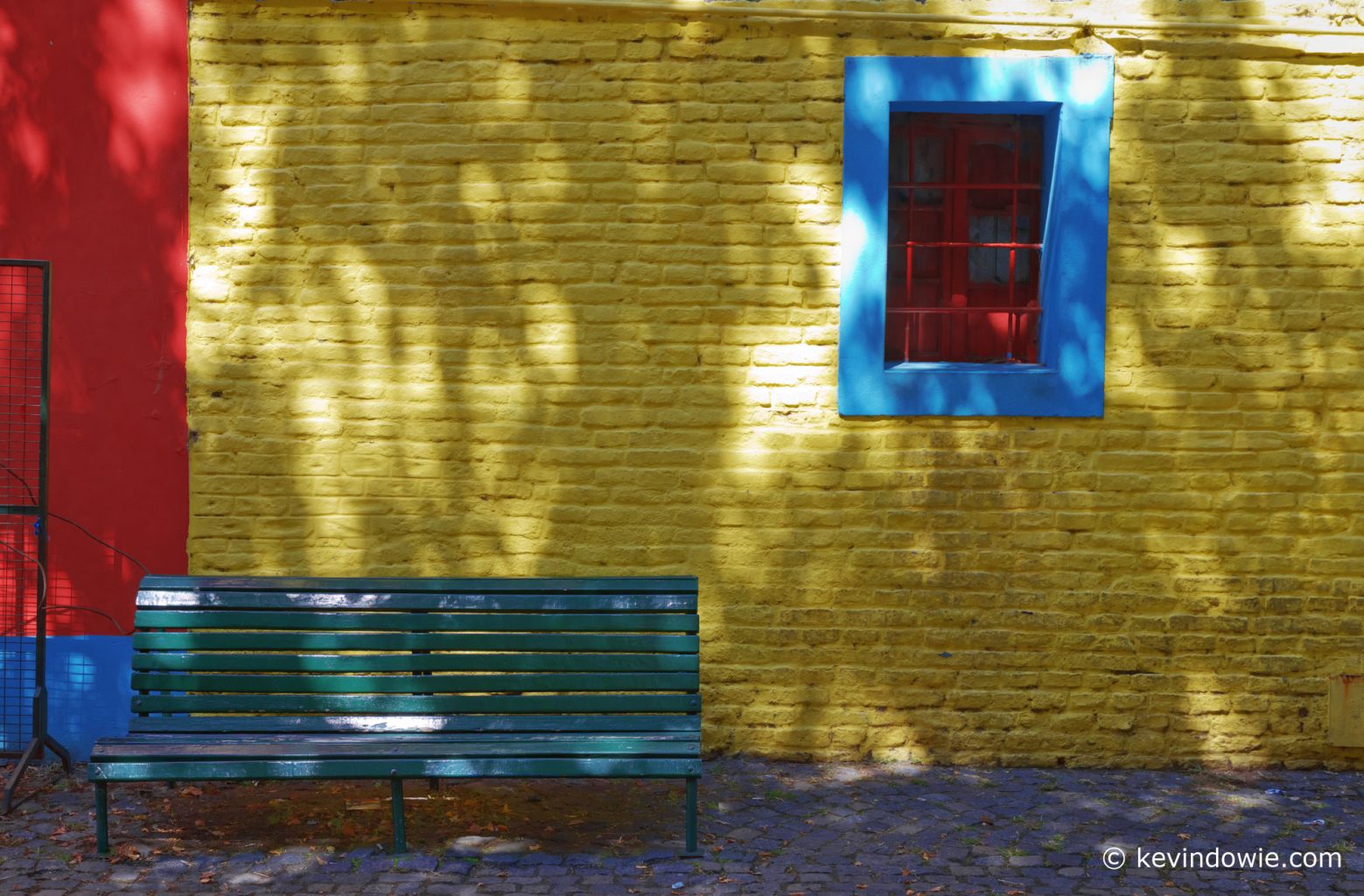 Colour co-ordinated streetscape.